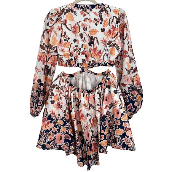 Chelsea & Violet Long Sleeve Floral Batik Print Mini Cut-Out Dress Size 4 - Picture 5 of 9